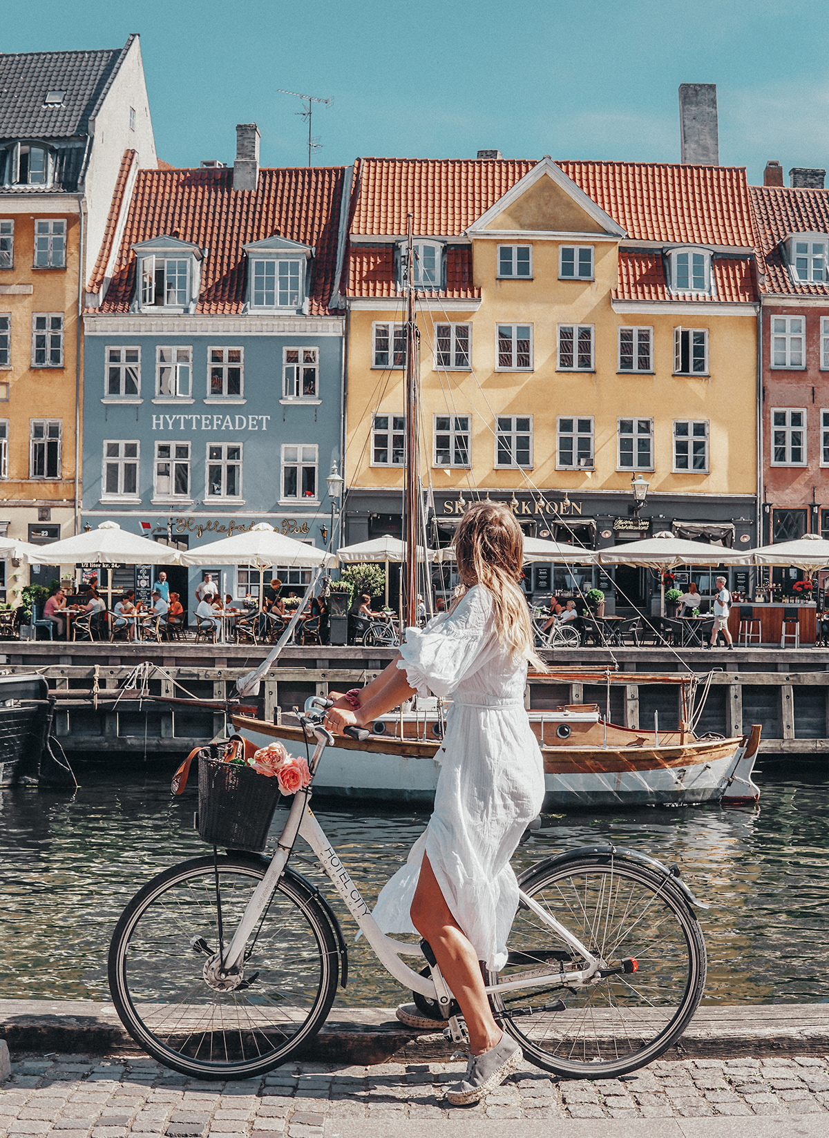 travel blogger visiting Nyhavn